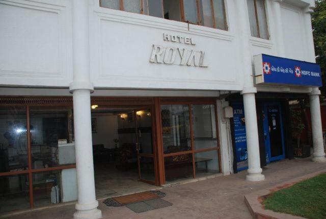 מלון אחמדאבאד Royal מראה חיצוני תמונה